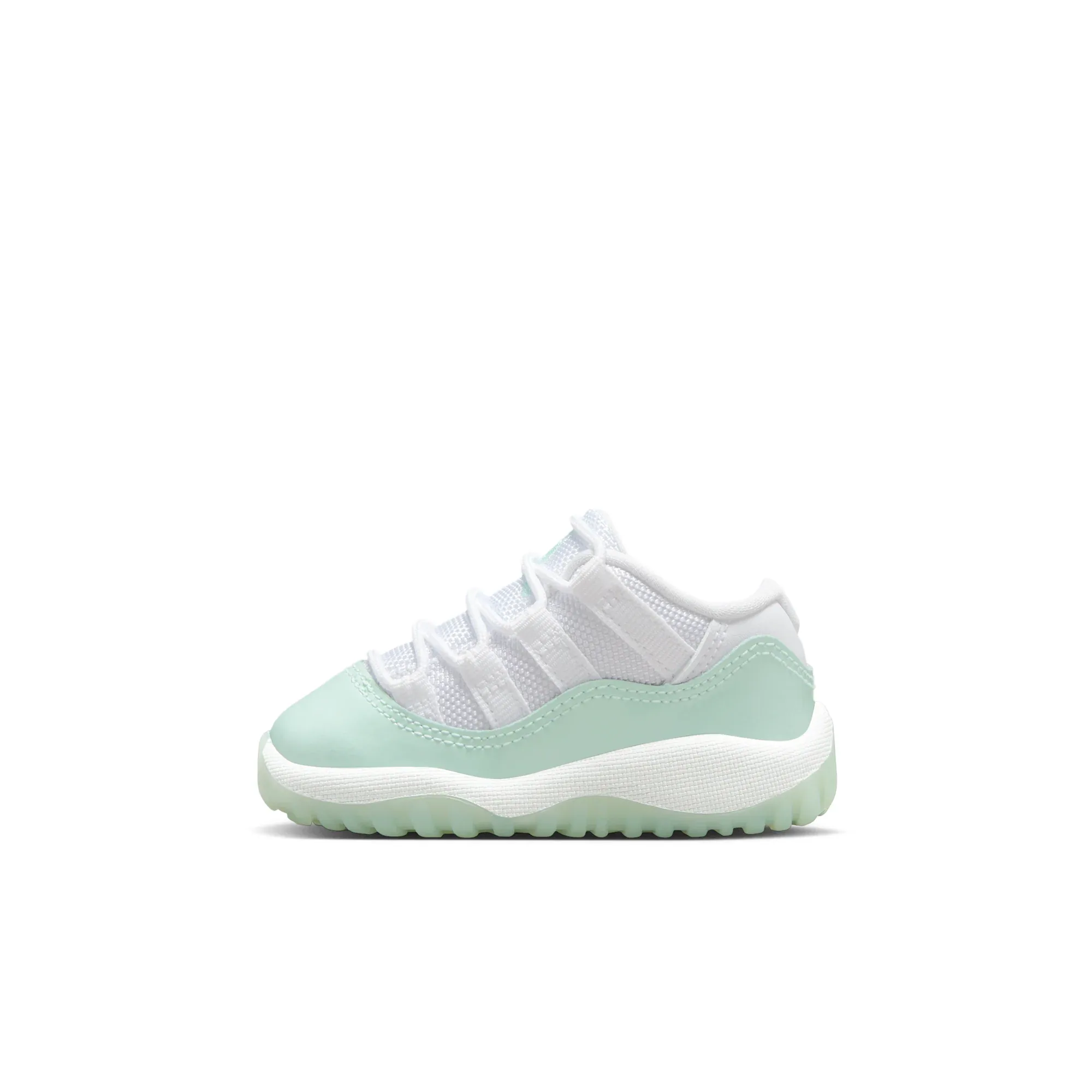 Jordan 11 Retro Low "Igloo"