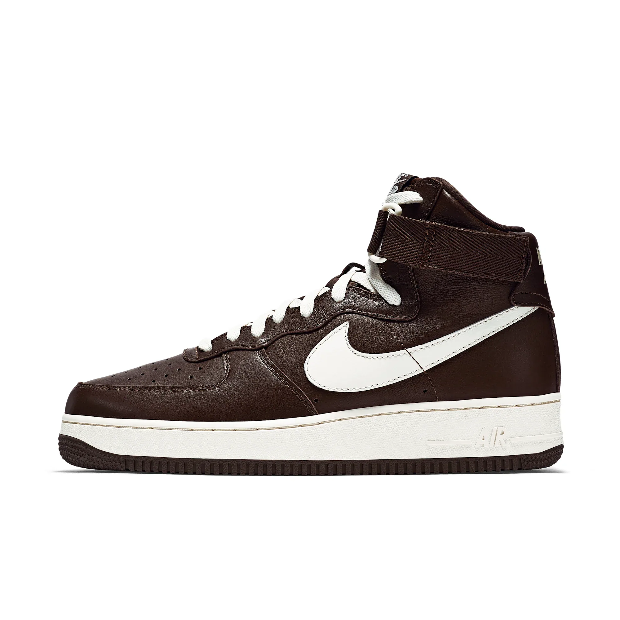 Nike Air Force 1 High Retro QS