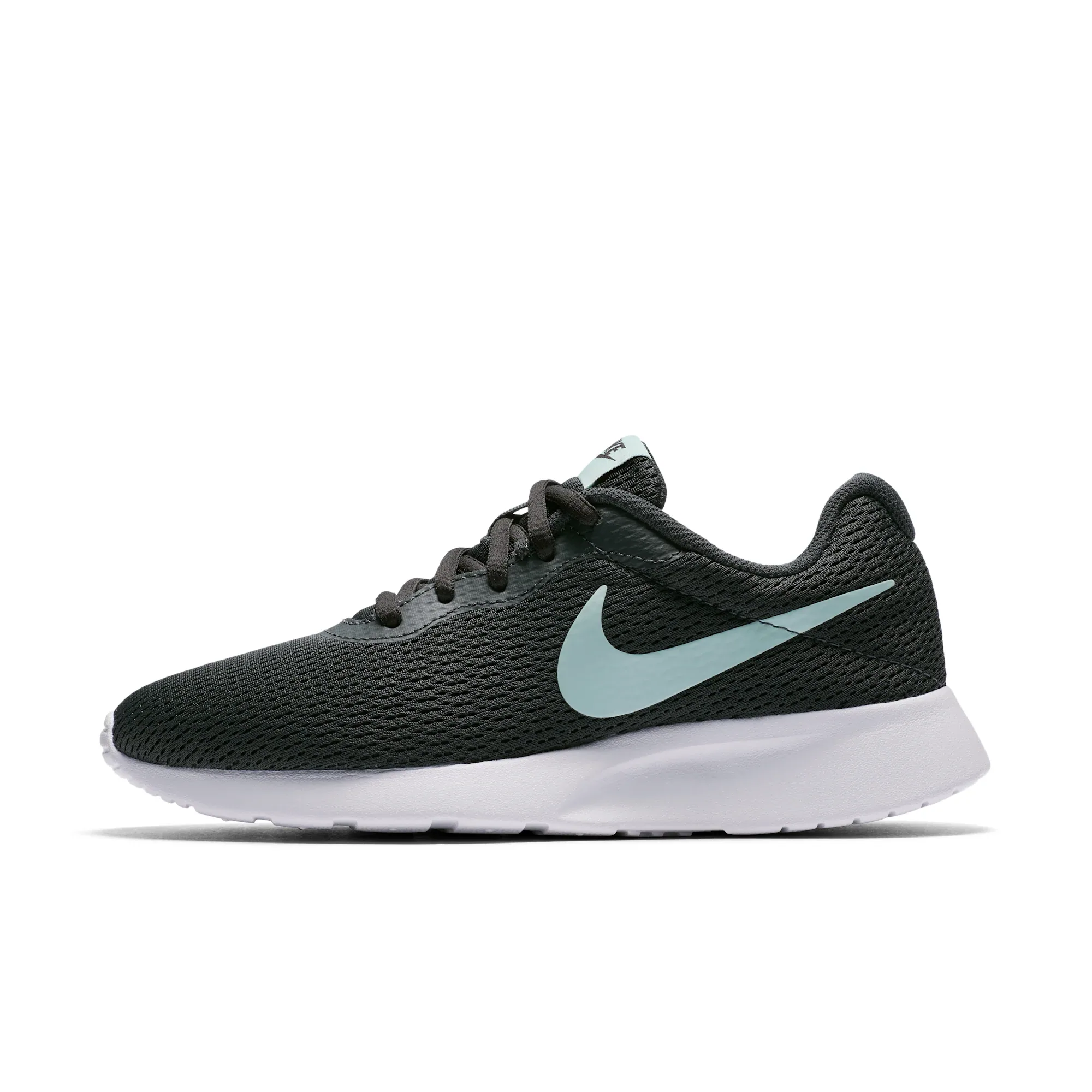 Nike Tanjun
