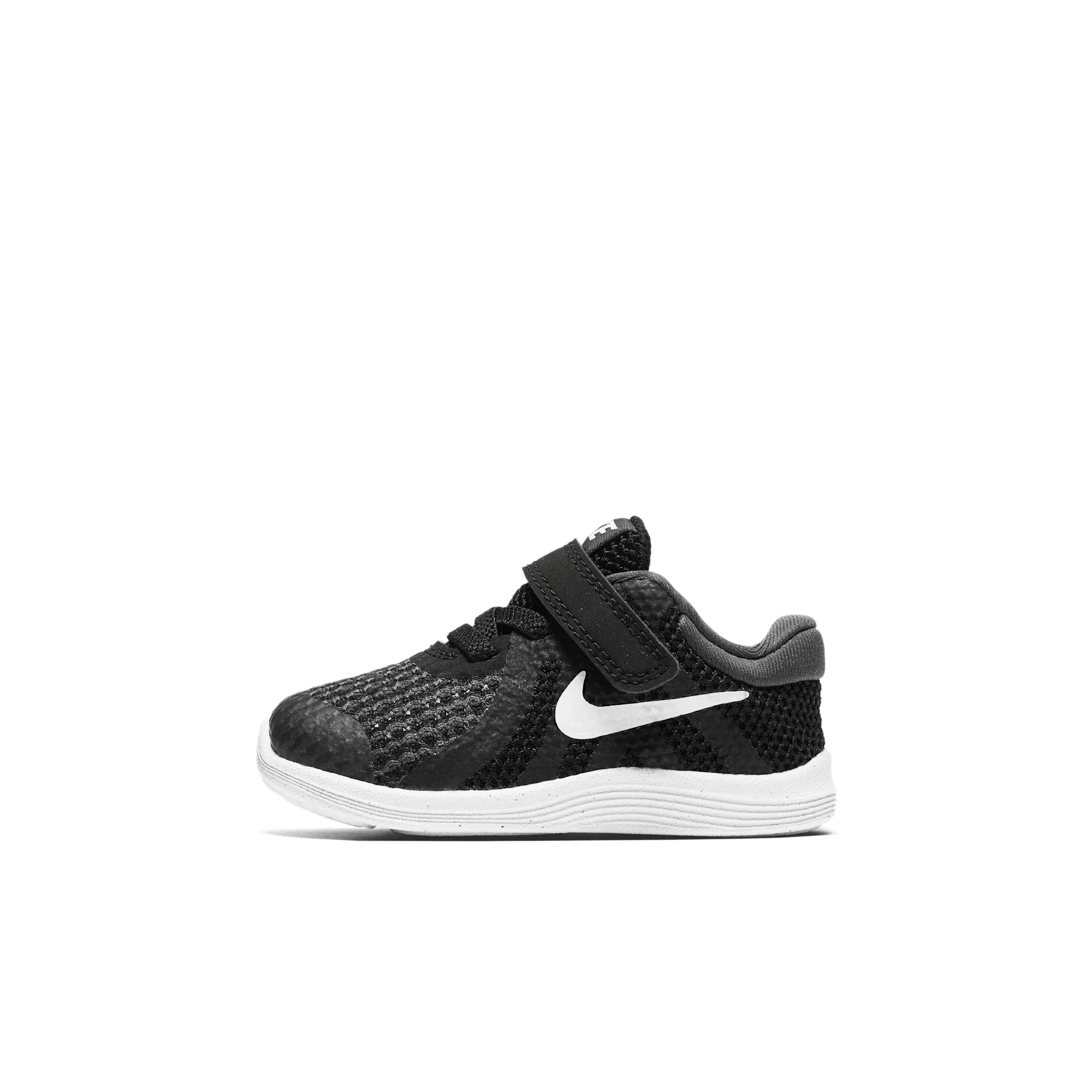 Nike Revolution 4
