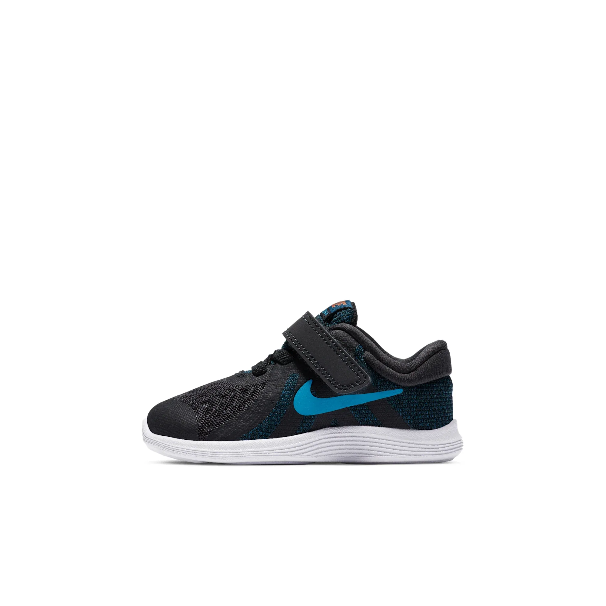 Nike Revolution 4