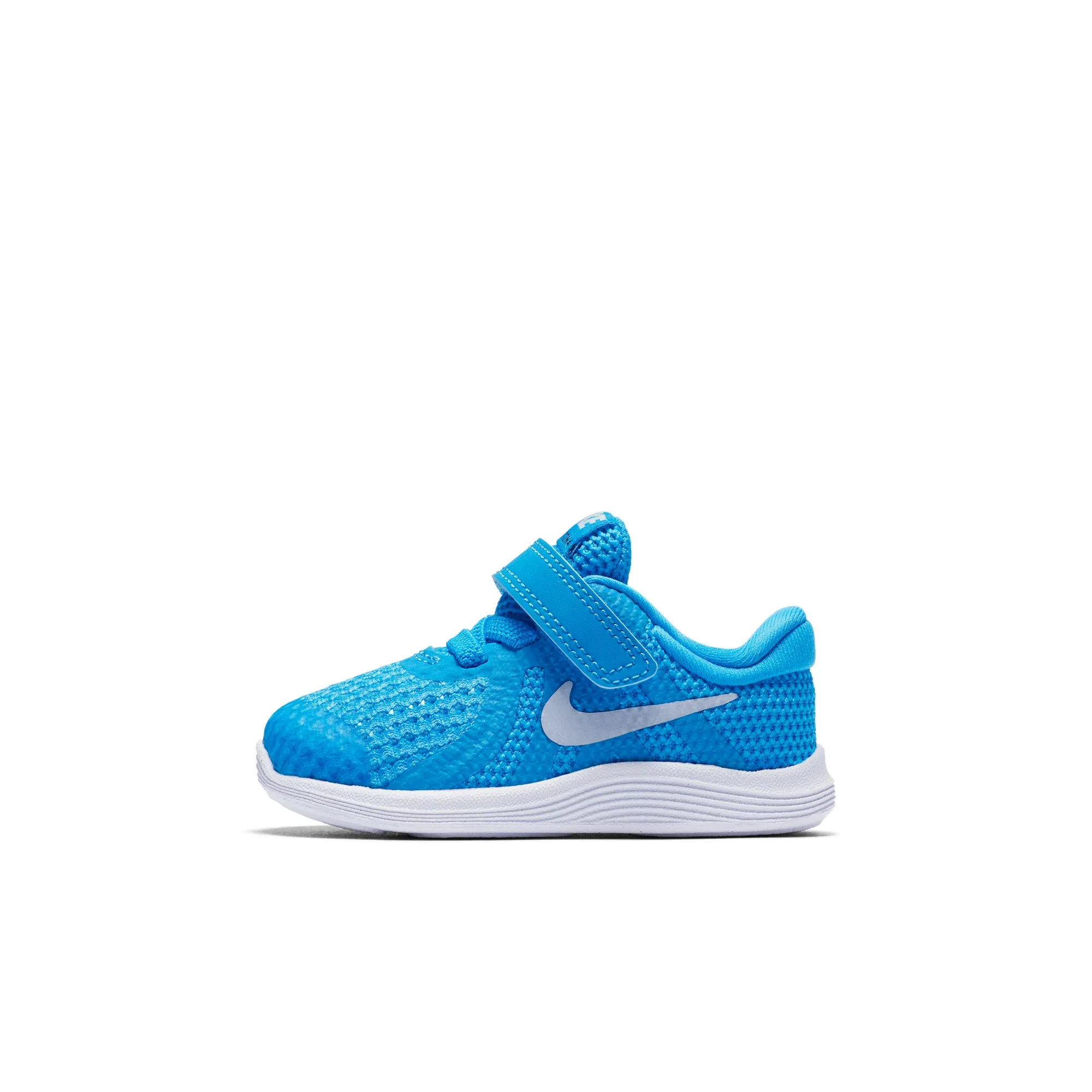 Nike Revolution 4