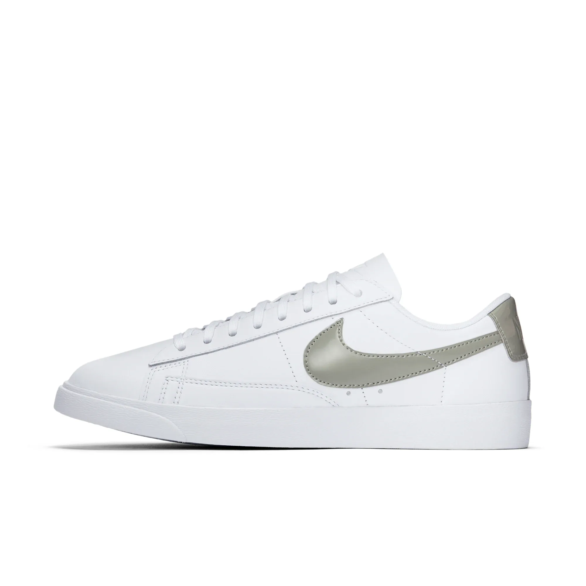 W BLAZER LOW LE