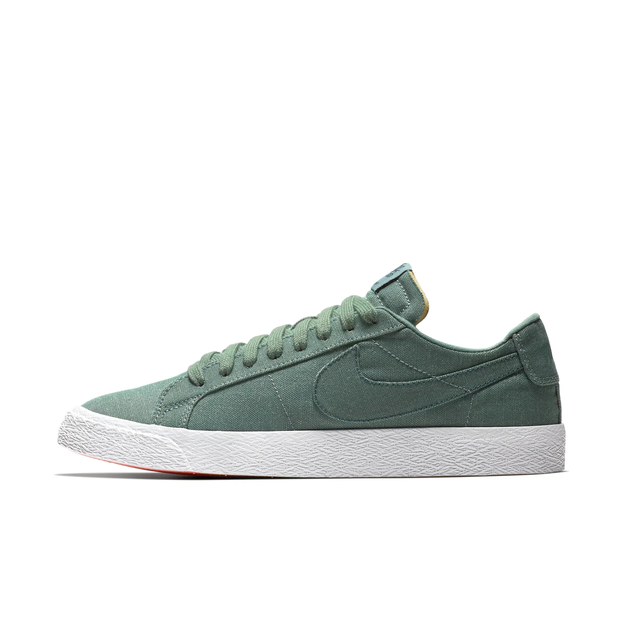 SB ZOOM BLAZER LOW CNVS DECON