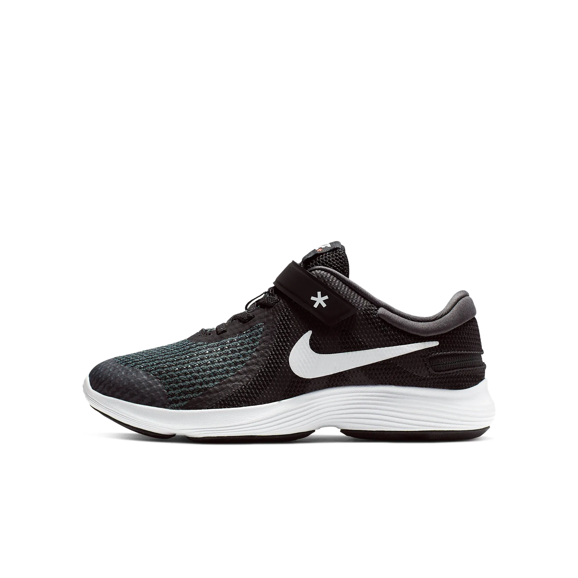 Nike Revolution 4 FlyEase 4E