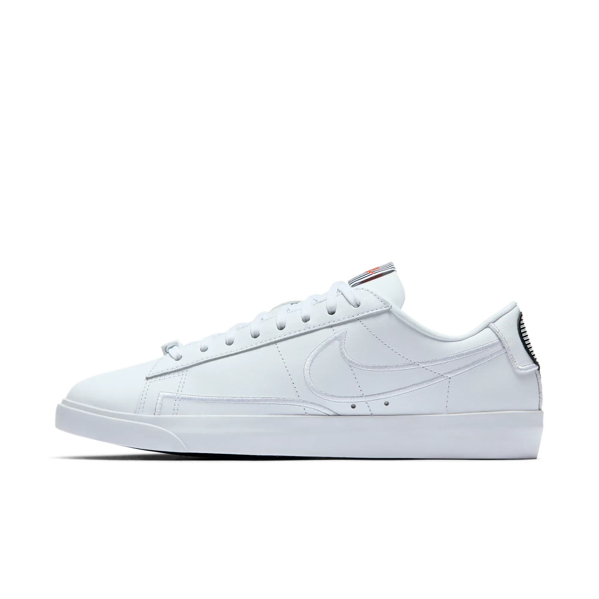 W BLAZER LOW SE LX
