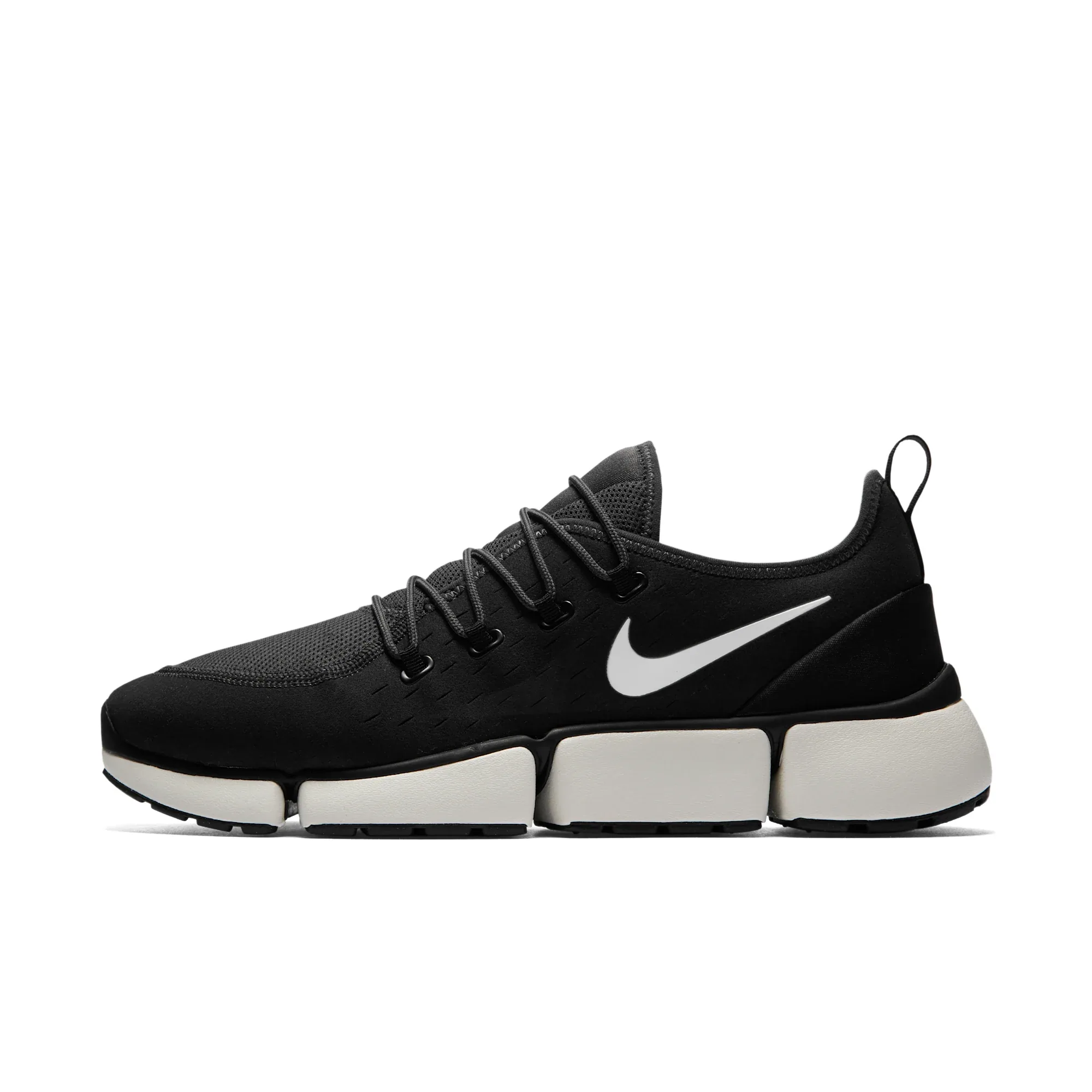 NIKE POCKET FLY DM
