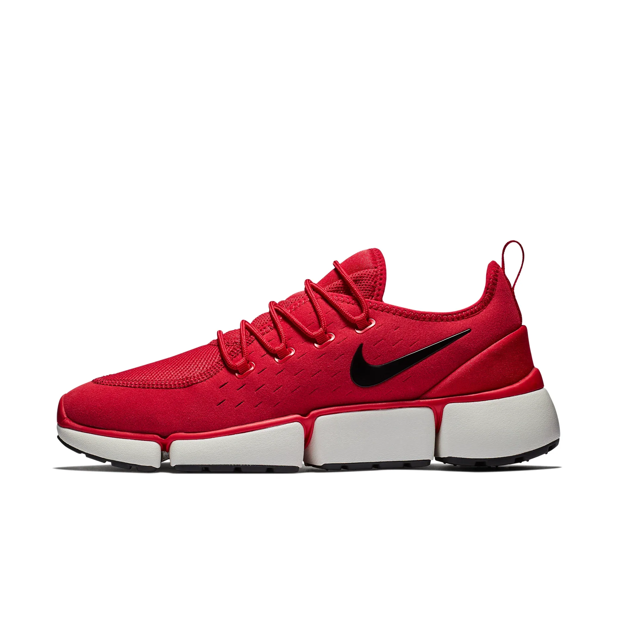 NIKE POCKET FLY DM