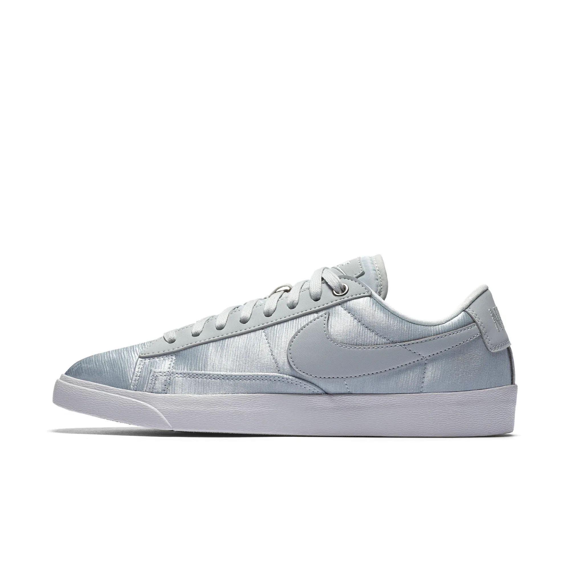 W BLAZER LOW SE