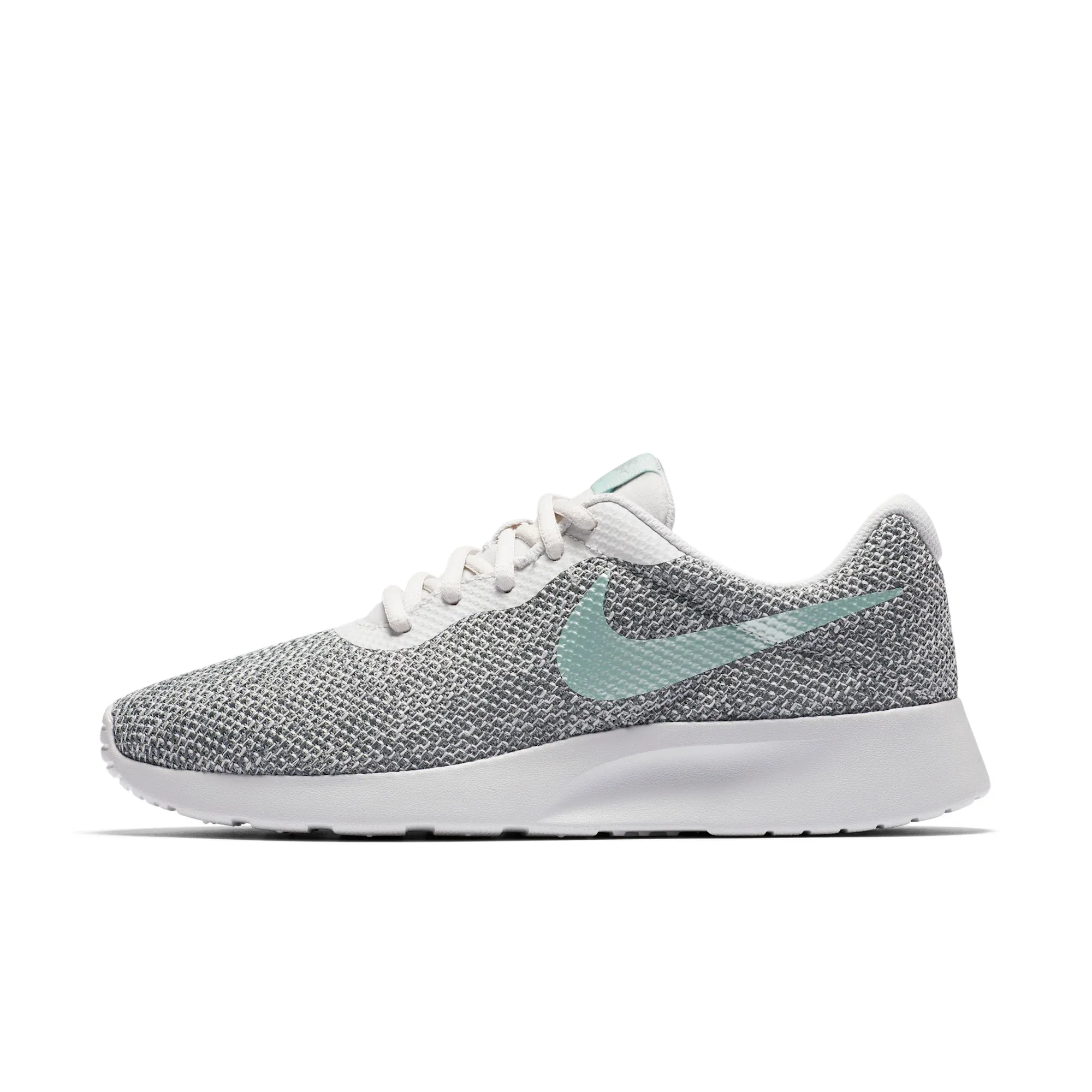 Nike Tanjun