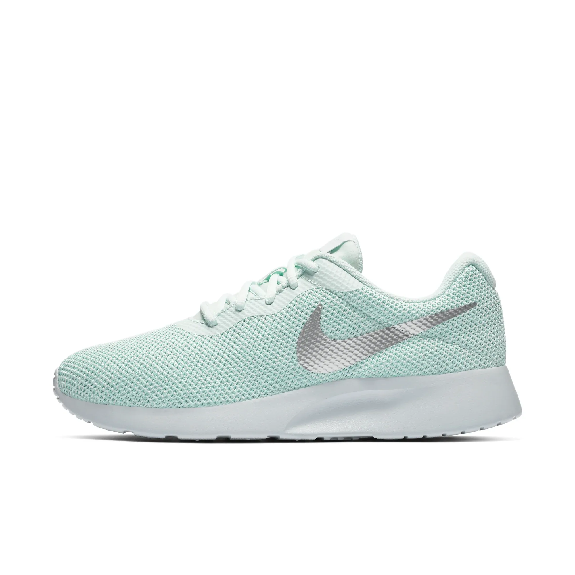 Nike Tanjun