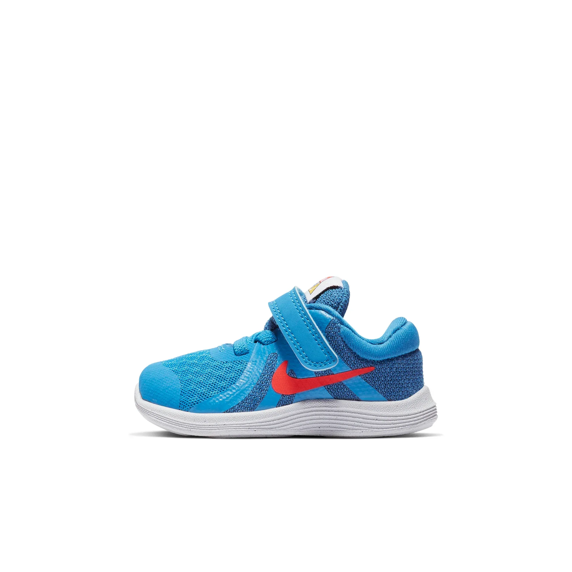 Nike Revolution 4