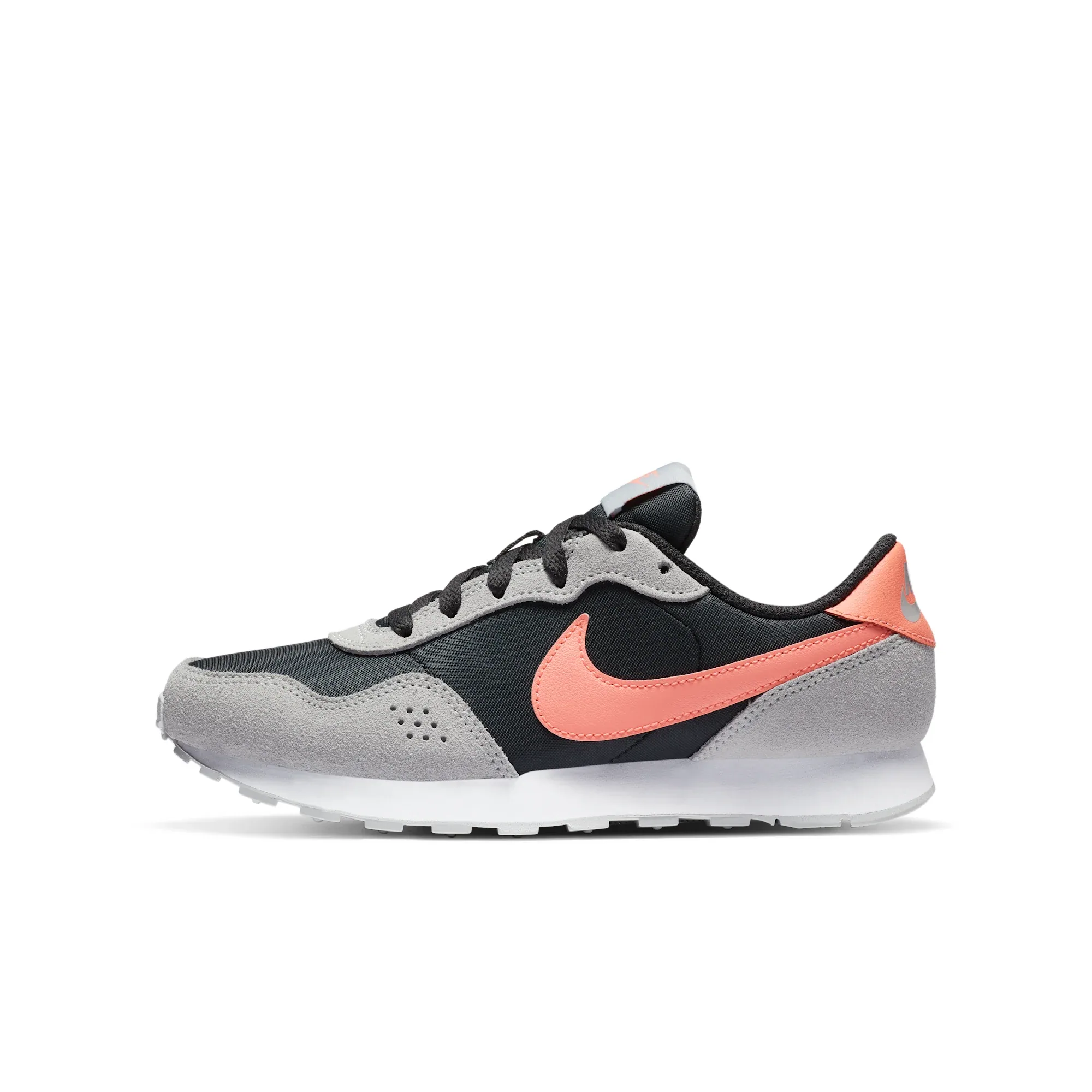 Nike MD Valiant