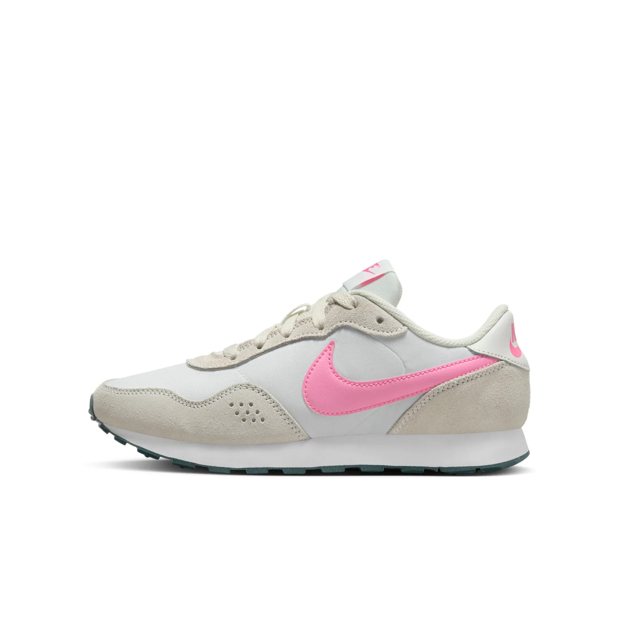 Nike MD Valiant