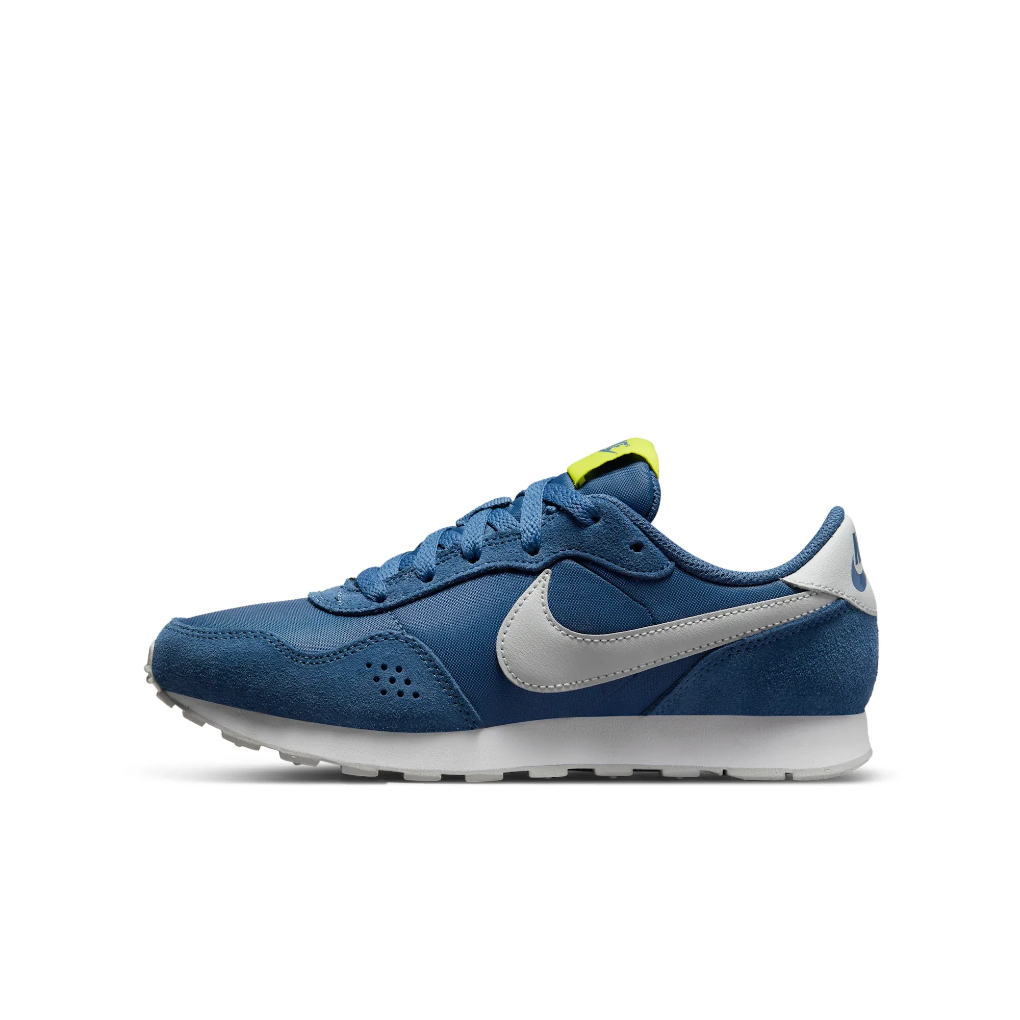Nike MD Valiant