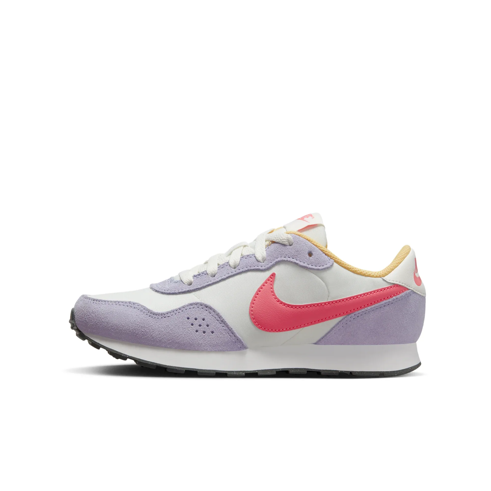 Nike MD Valiant