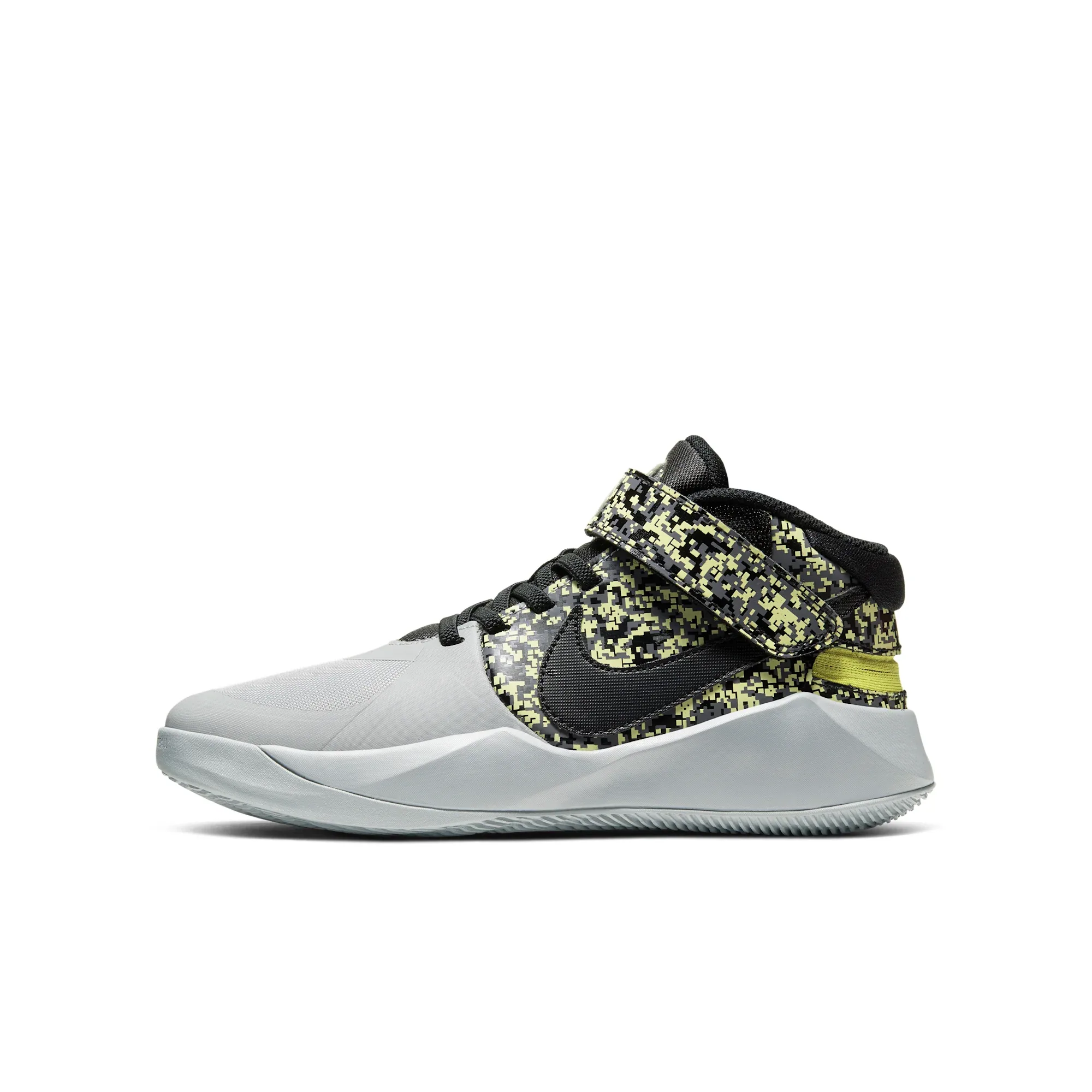 Nike Hustle D 9 FlyEase