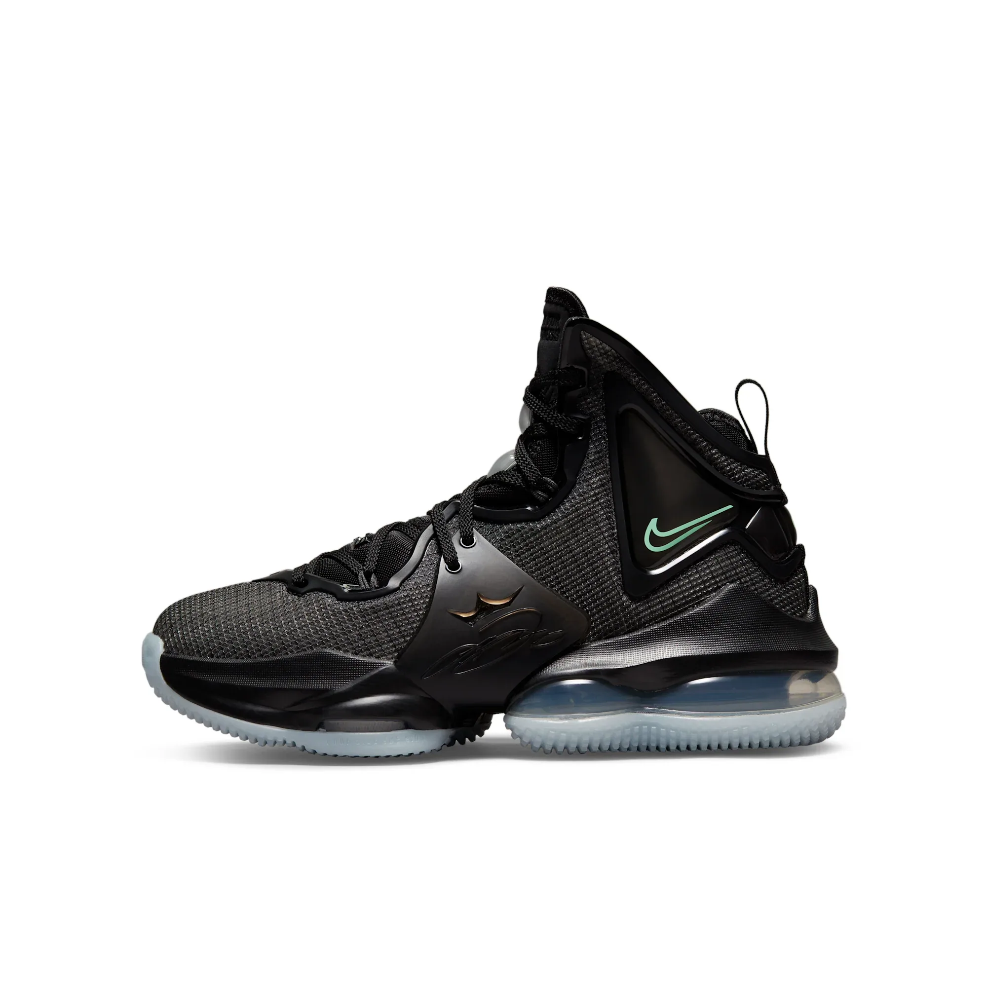 LeBron 19