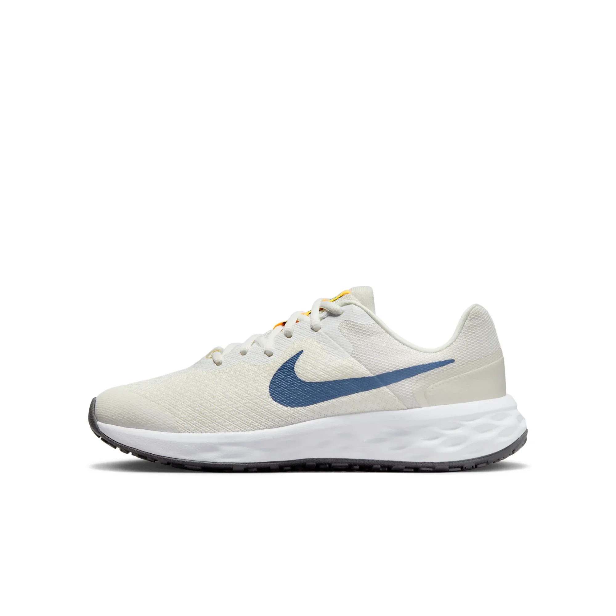 Nike Revolution 6