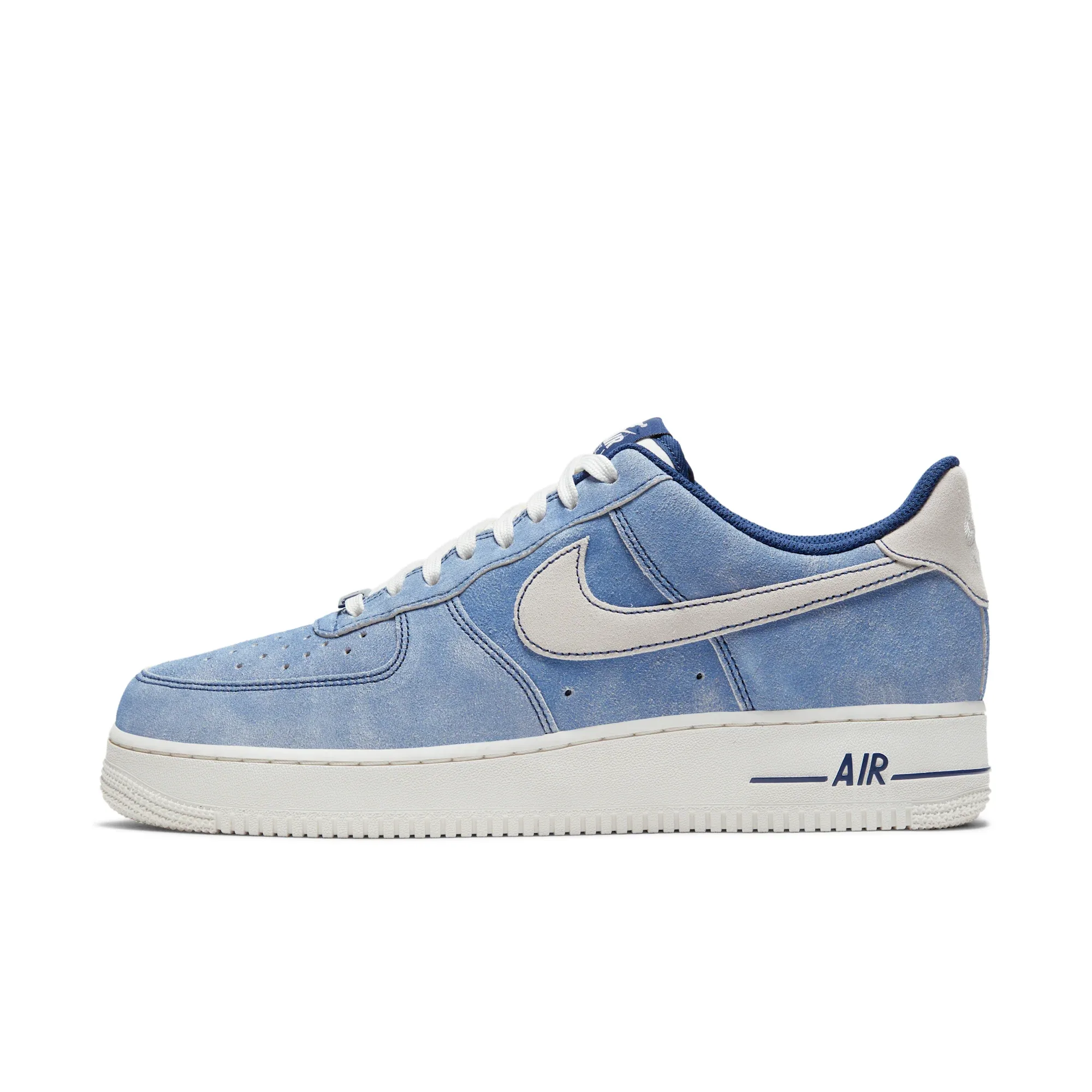Nike Air Force 1 '07 LV8