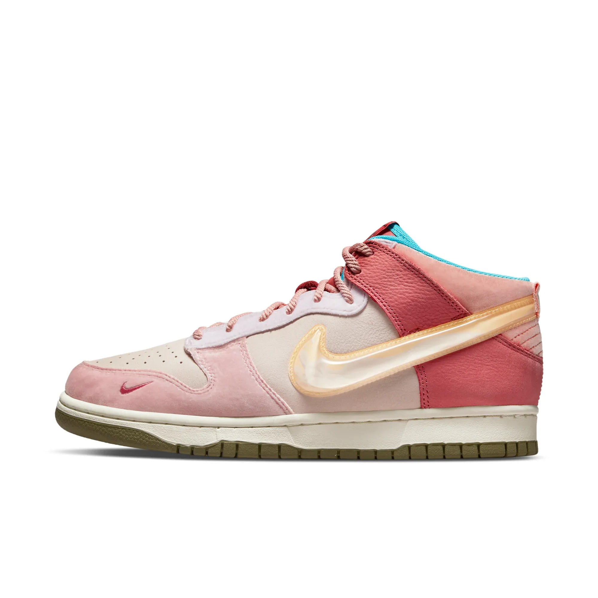 Nike Dunk Mid x Social Status