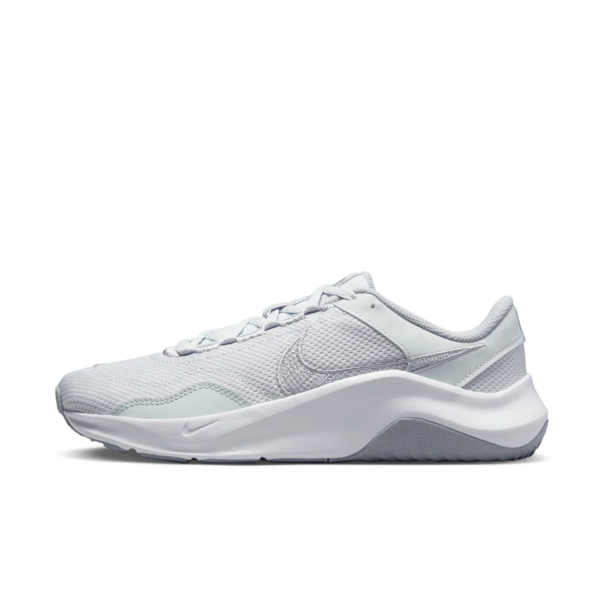 Nike Legend Essential 3 Next Nature