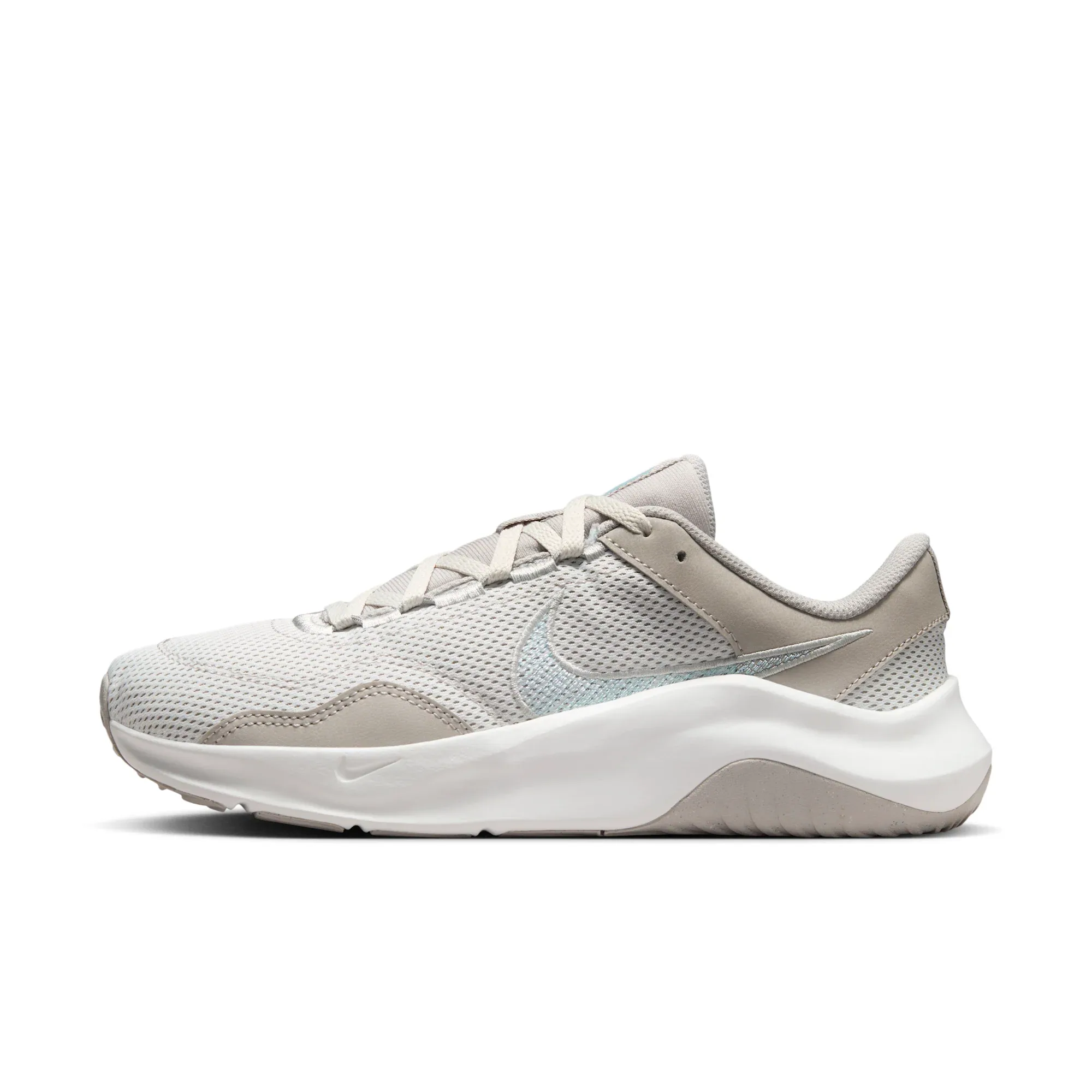 Nike Legend Essential 3 Next Nature