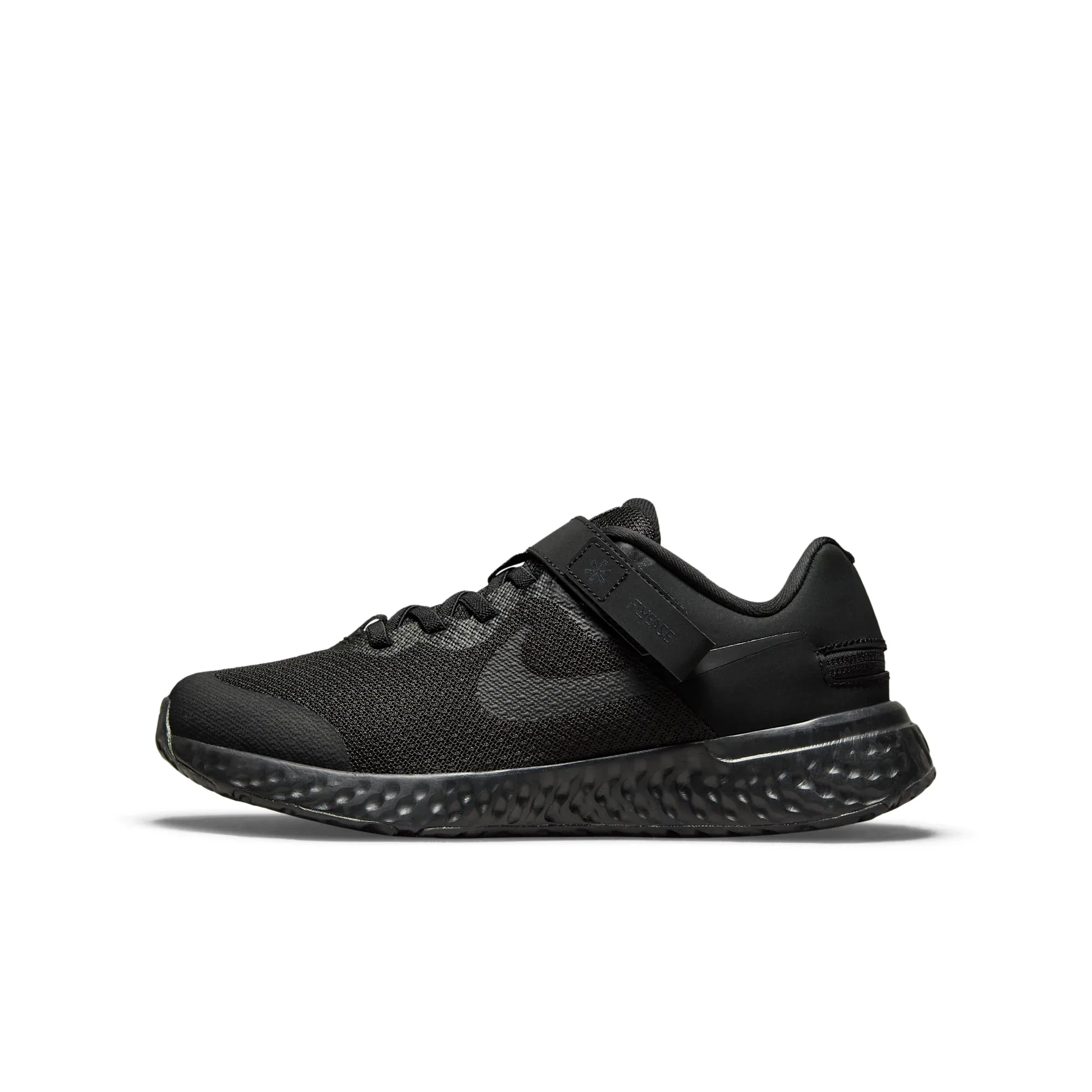 Nike Revolution 6 FlyEase 4E