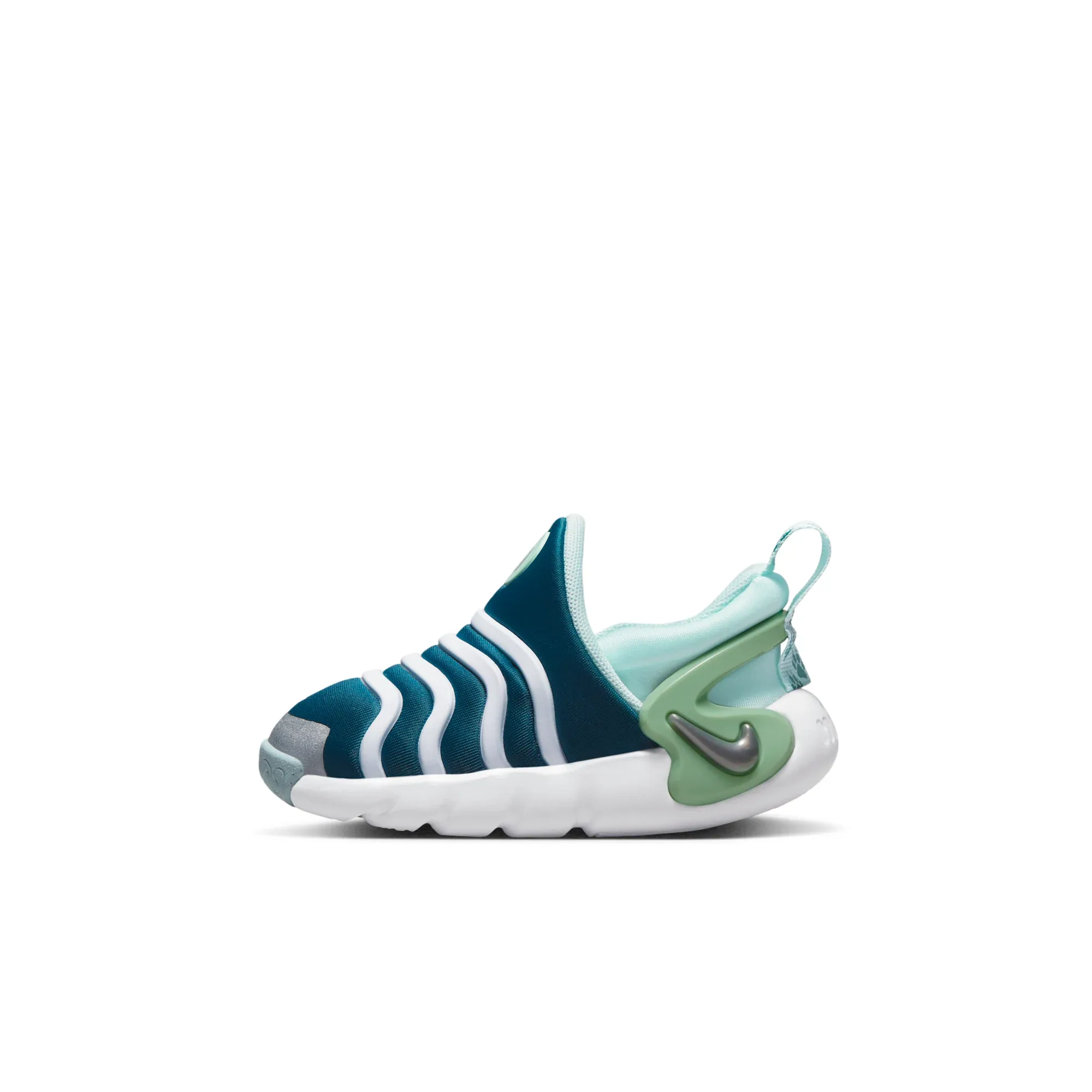 Nike Dynamo GO SE