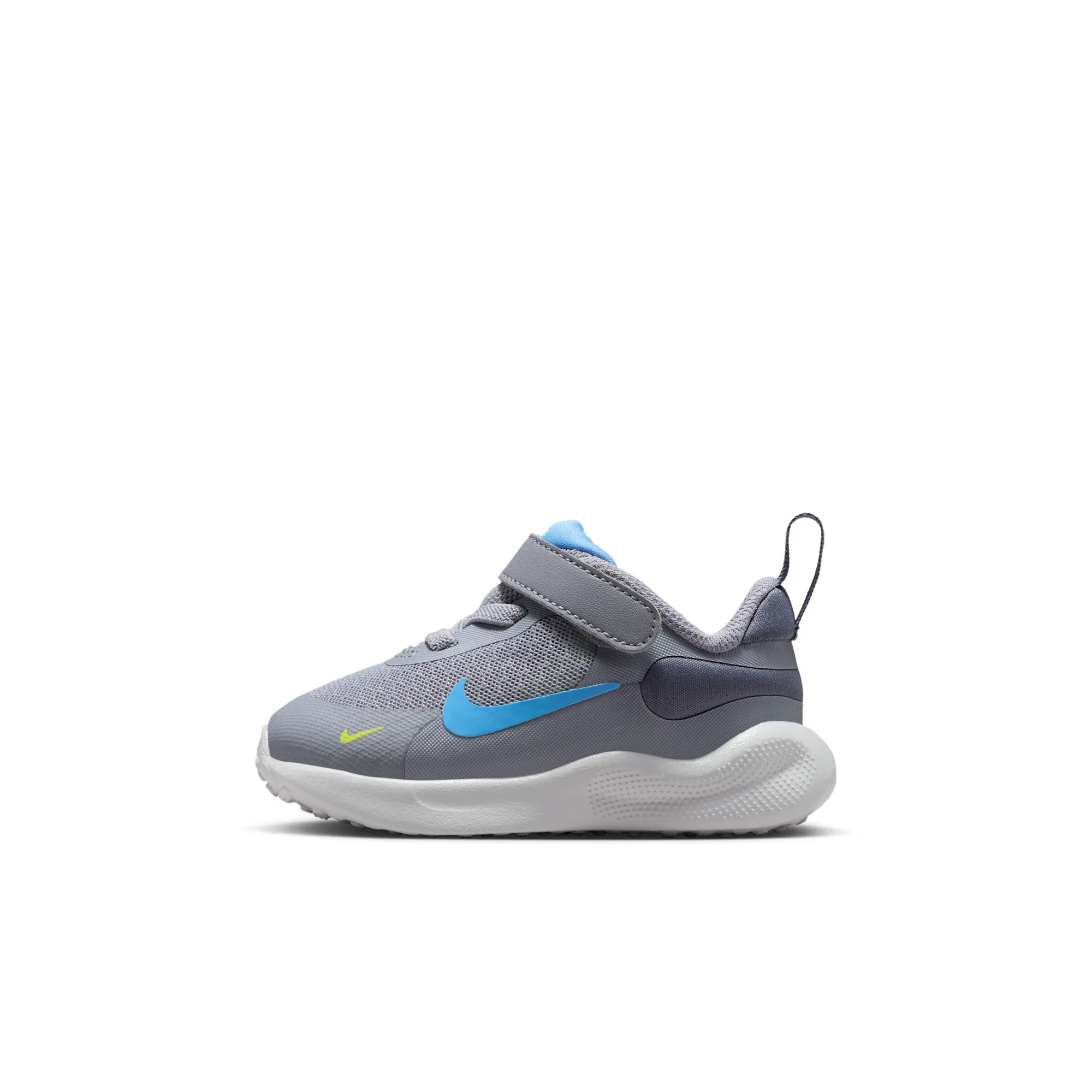 Nike Revolution 7