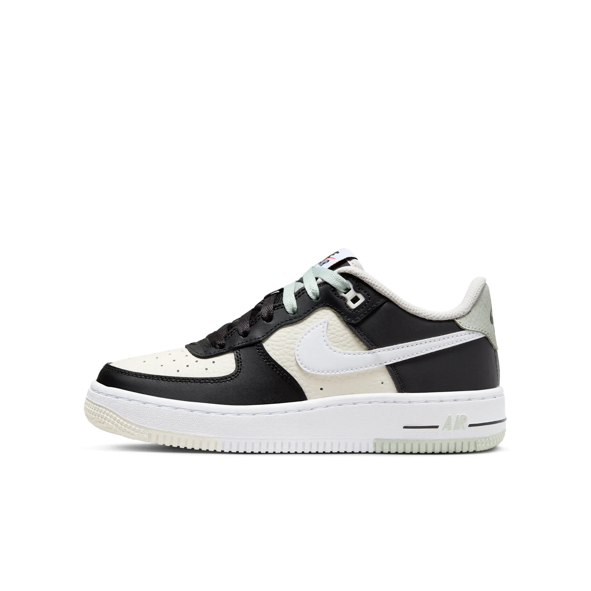 Nike Air Force 1 LV8