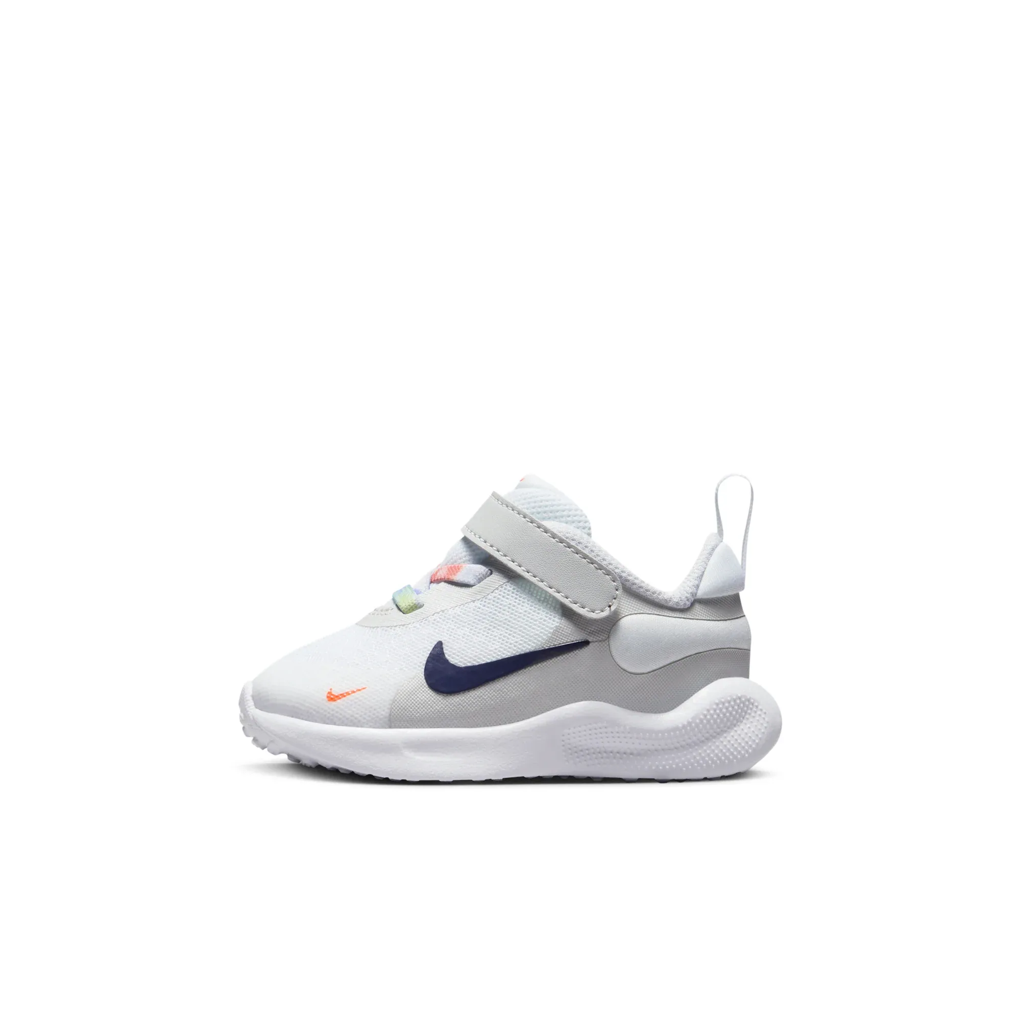 Nike Revolution 7 SE