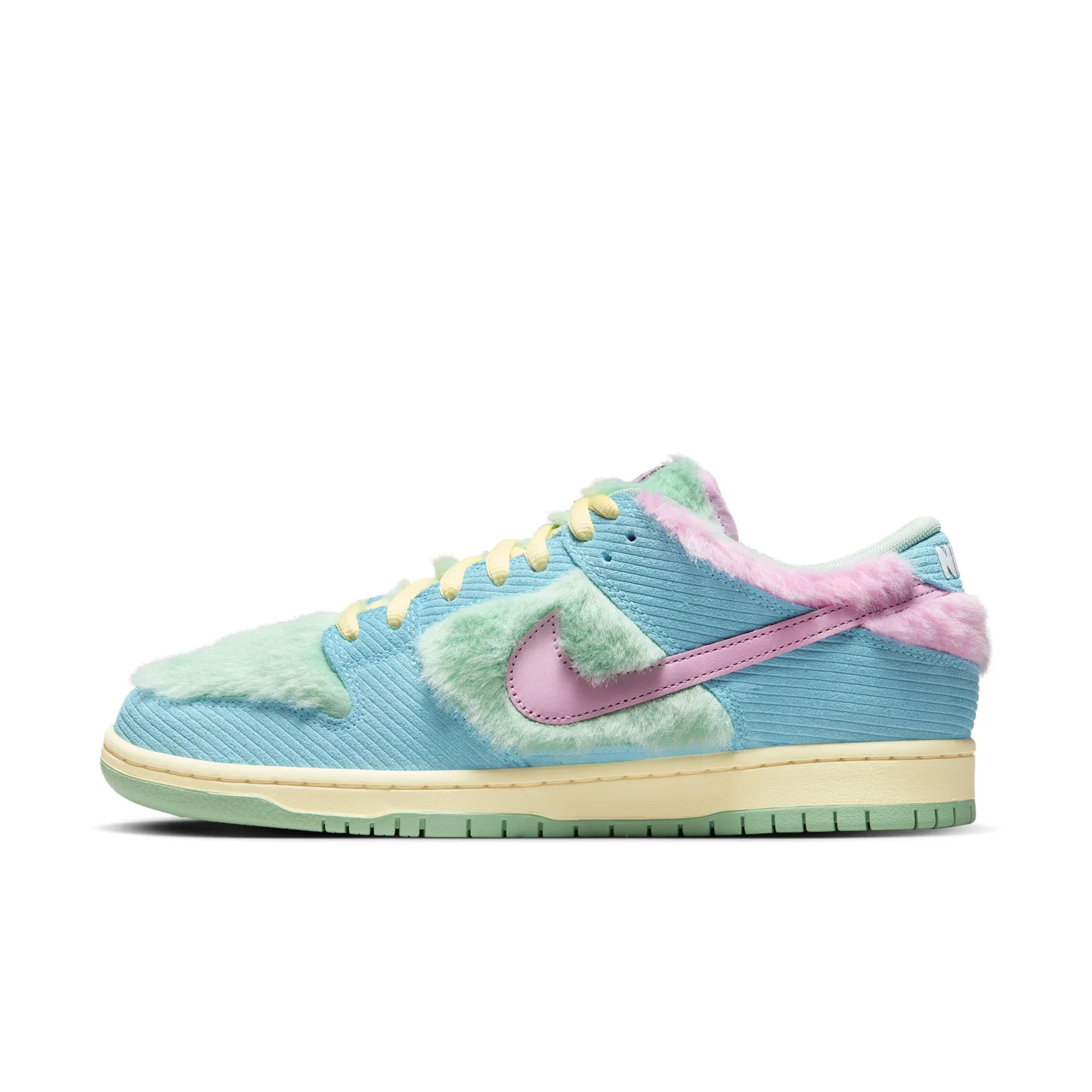 Nike SB Dunk Low Pro