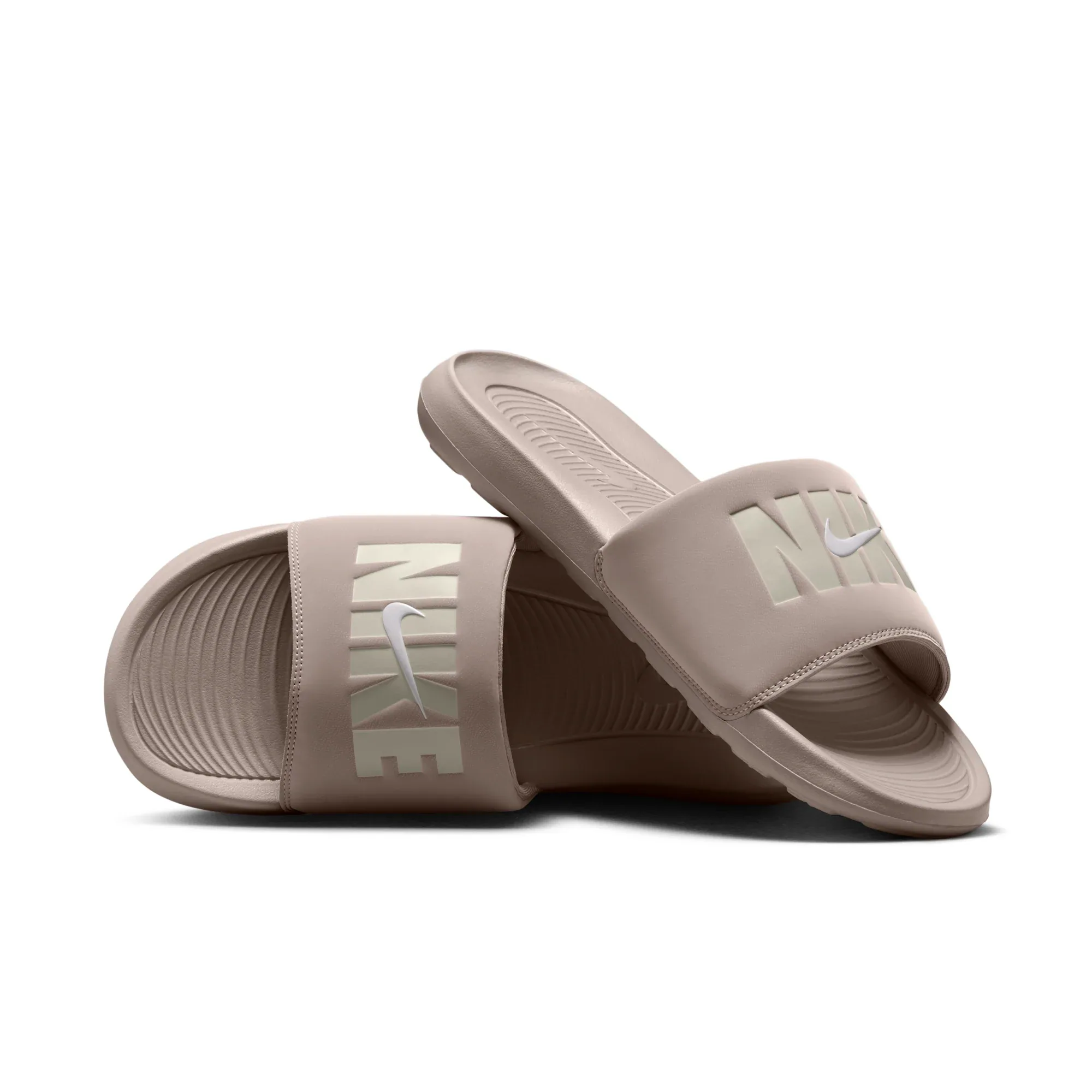 Nike Victori One SE