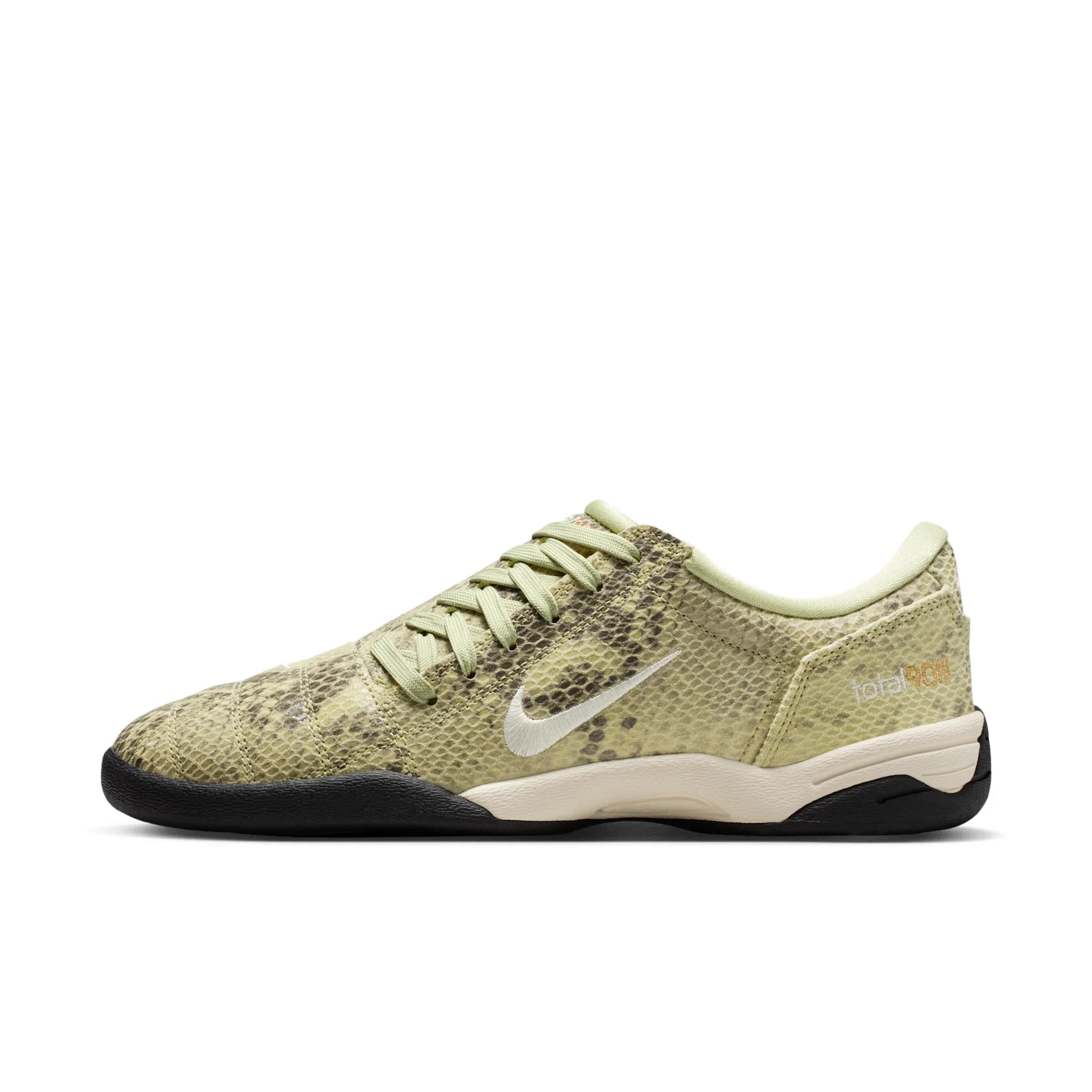 Nike Total 90 SE